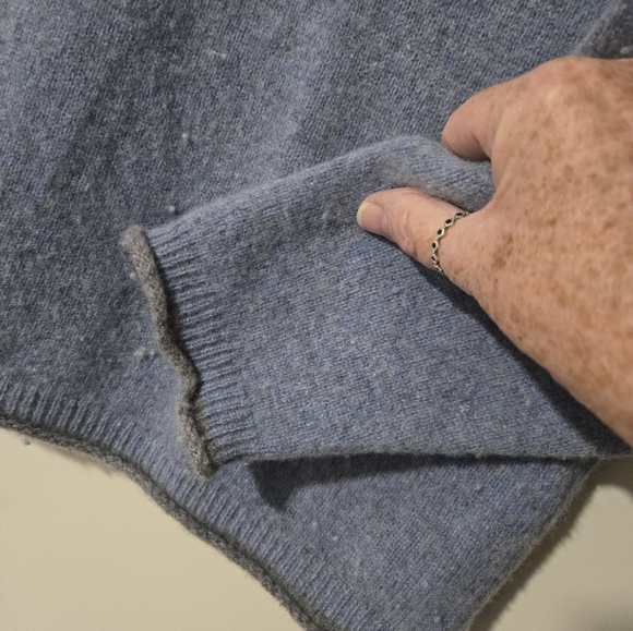 Black & Brown brand lambswool sweater size M, blue - Picture 5 of 6
